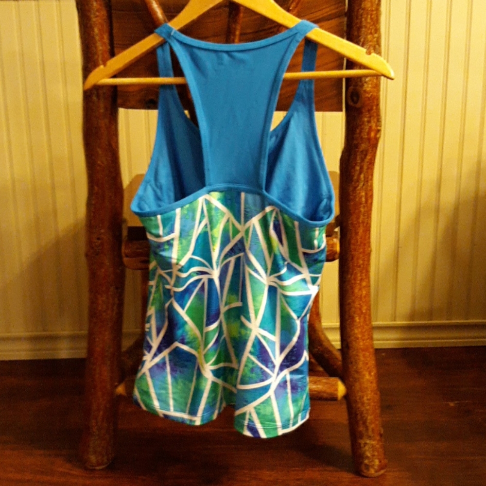 Geometric Pattern Workout Tank - Picture 2 of 8